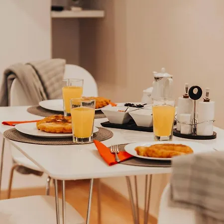 With Amazing View In The Center Apartment *